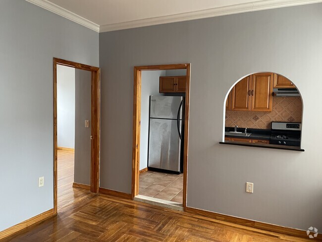 Building Photo - 853 40th St Unit 6 Rental