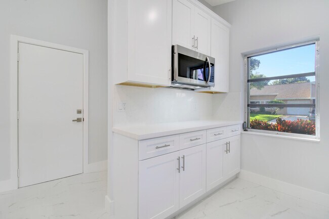 Photo - 8055 Sweetbriar Way