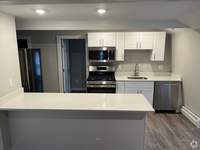 Building Photo - 37A Maple Ave Unit 3 Rental