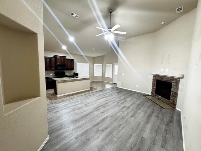 Photo - 4 Bedroom 2 Bathroom For Rent