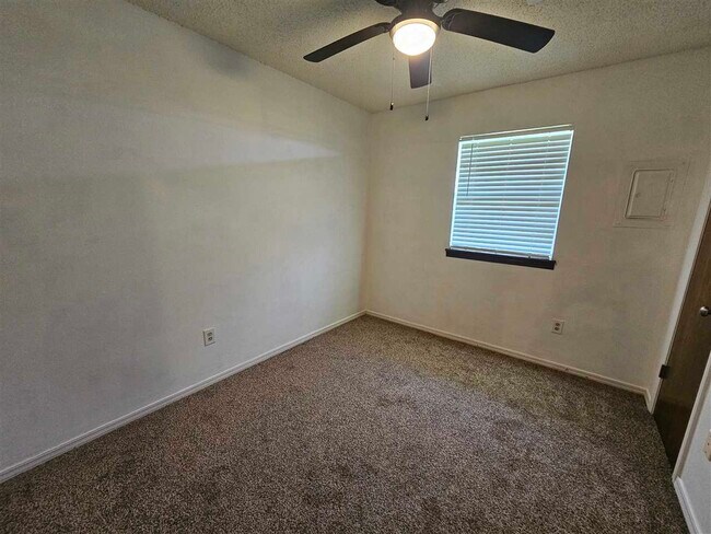 Photo - 3202 SE Footman Ln
