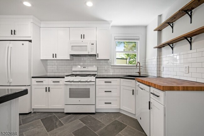 Photo - 225 Elmwood Ave Condo