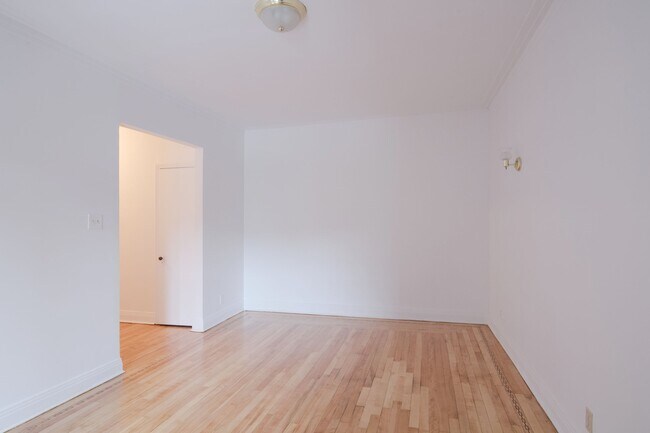 Photo - 6211 Av. Lennox Unité 00D7