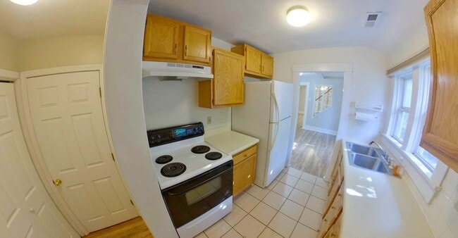 Photo - 3D Tour Available - Newer Flooring + Large Fenced-in Yard! Available July 3rd!