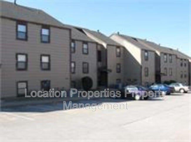 Building Photo - 1341 Westbrooke