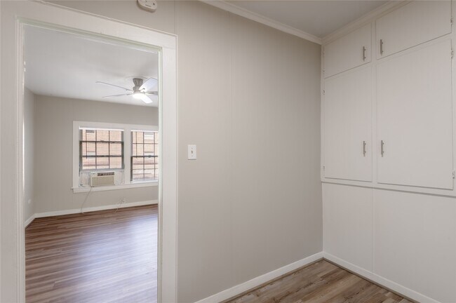 Photo - 811 B Sam Houston Ave
