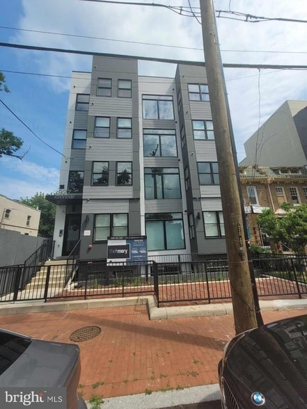 Building Photo - 927 Kennedy St NW Unit 303 Rental