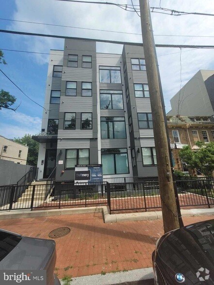 Building Photo - 927 Kennedy St NW Unit 303 Rental