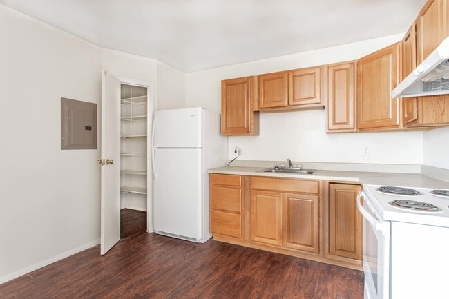 Kitchen - 1 Bedroom - Meadow of Xenia