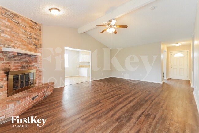 Photo - 8902 Deerwood Dr