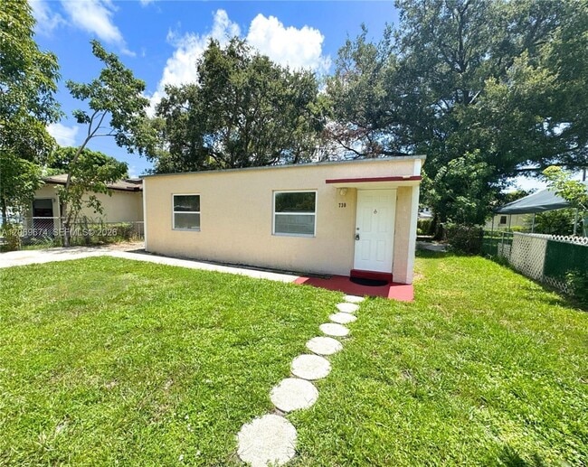 Building Photo - 730 NW 15th Terrace