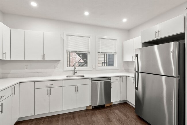 Photo - 599 Broadway Unidad 2R