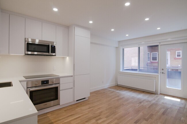 Photo - 4390 Blvd Grand