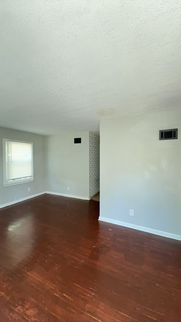 795 2 bed 1 bath Single Family Home House Rental in Wichita, KS