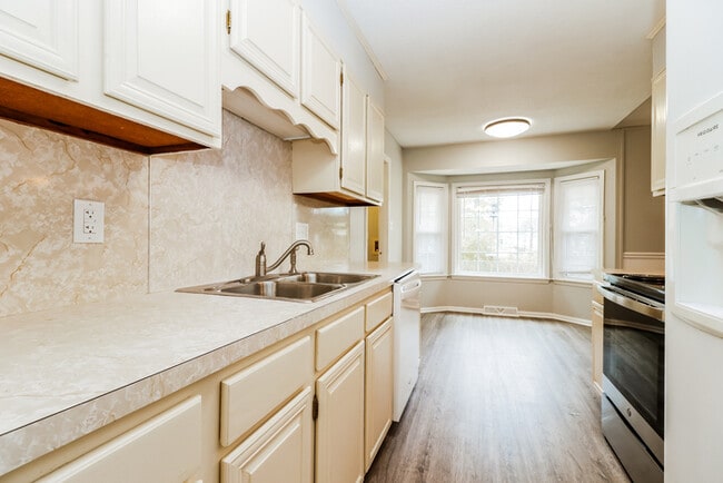 Photo - 212 Woodward Blvd