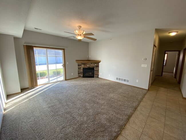 Photo - 2000 Meadow Ct Unidad 501