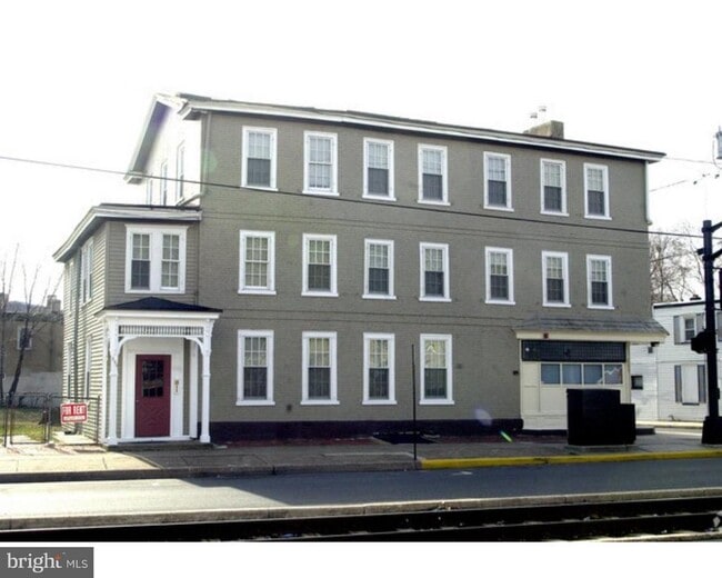 Photo - 200 E Broad St Unit 7