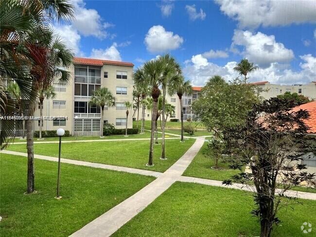 Building Photo - 1830 SW 81st Ave Unit 4200 Rental