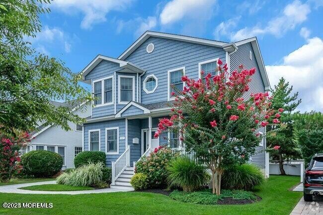 Building Photo - 207 Pennsylvania Ave Rental