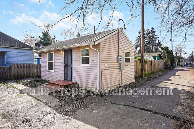 Photo - 351 19th St SE