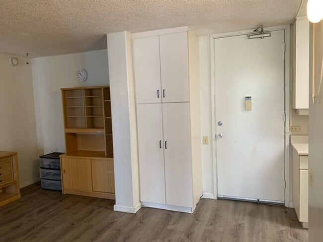 Photo - Makiki Terrace - 1 bedroom, 1 bathroom unit with 1 parking