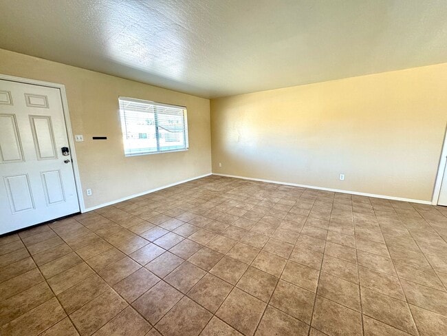 Photo - Spacious 4bdm 2Ba Tempe Home with New Kitchen and a Pool!