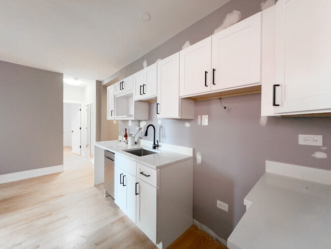 Photo - 633 W Cornelia Ave Unidad E4