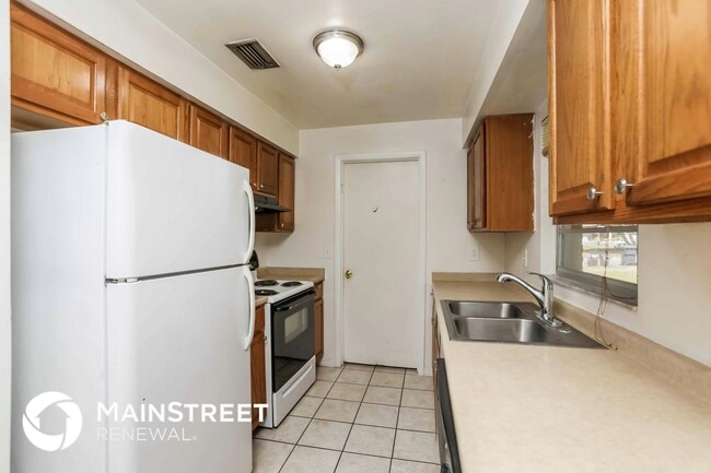 Photo - 865 S Lake Rd