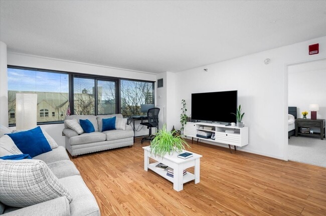 Photo - 127 Greyrock Pl Unit APT 810