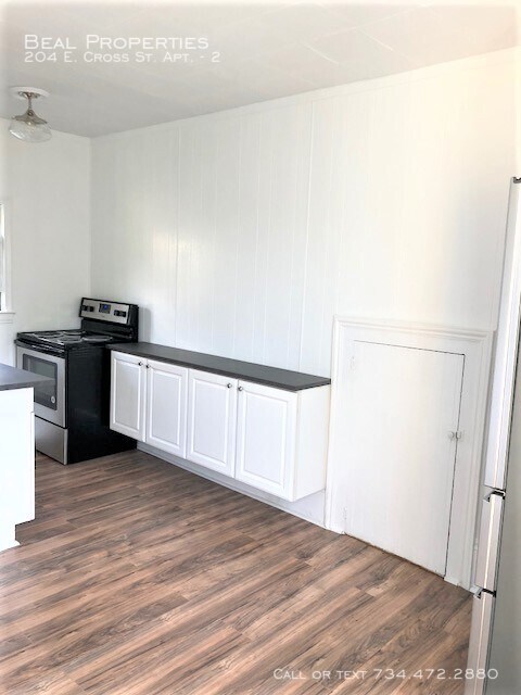 Photo - 204 E Cross St Unidad 2