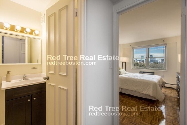 175 Freeman St Unit 602