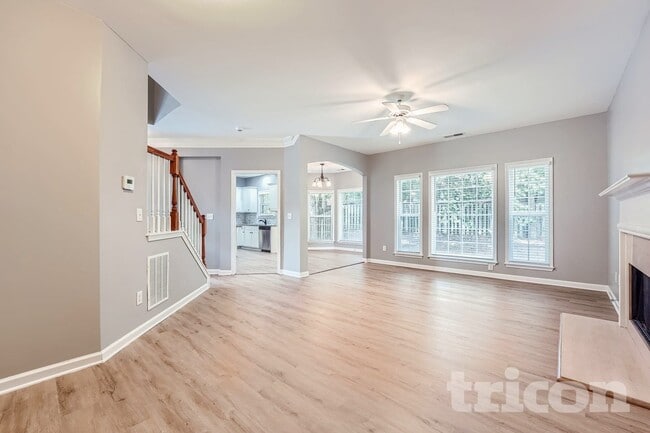 Photo - 2242 Rosemoore Walk NE