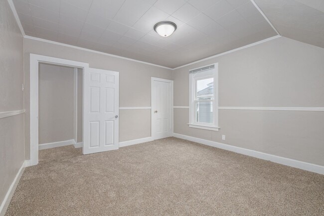 Building Photo - 476 Linden St Unit 35 W 12th St