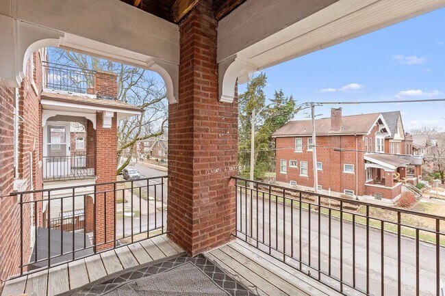 Photo - 3176 Gustine Ave Unit 3176 Gustine Ave-#3S