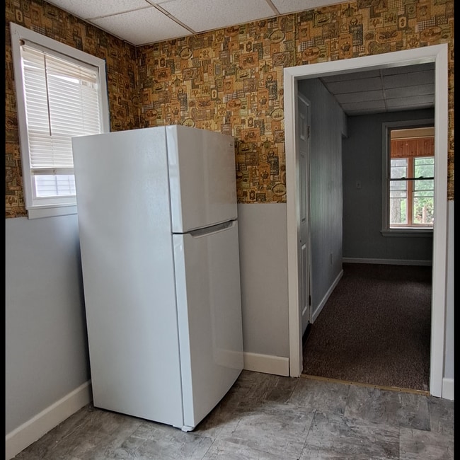 Building Photo - 2014 Wabash Ave Unit 2nd floor