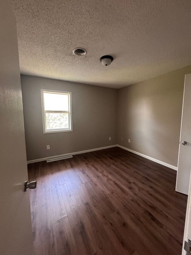Building Photo - 330 Timothy Rd Unit 330 Timothy Lane 3, Kirbyville