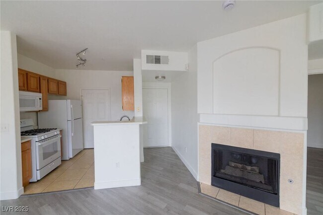 Building Photo - 7151 S Durango Dr Unit 211