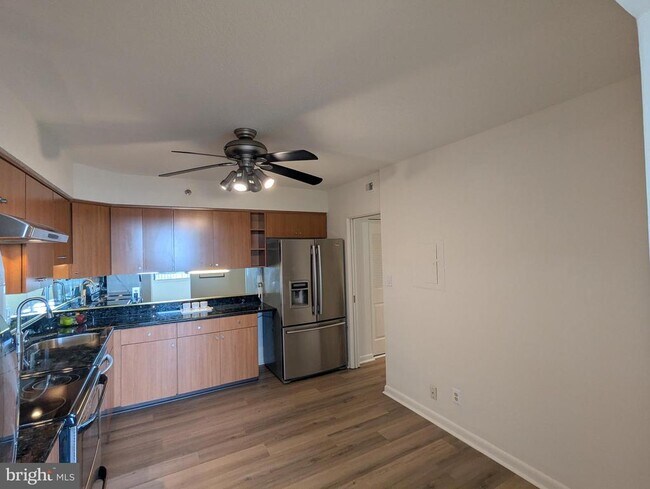 Photo - 3709 S George Mason Dr Unit 1610 E