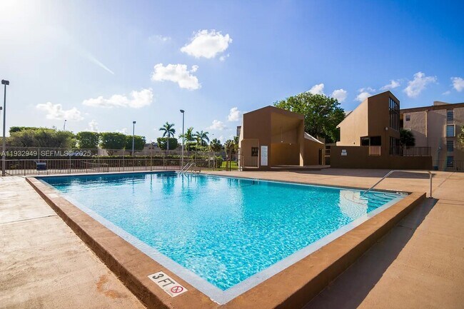 Photo - 706 NW 87th Ave Unidad 312