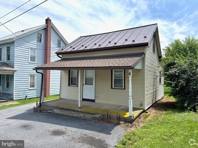 Building Photo - 6 Tanner St Rental