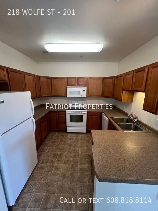 2 bedroom/ 1 bath in Oregon, WI - 2 bedroom/ 1 bath in Oregon, WI Apartment Unit 201