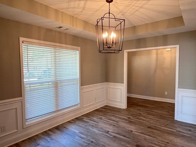 Photo - Beautiful Home that looks Brand New