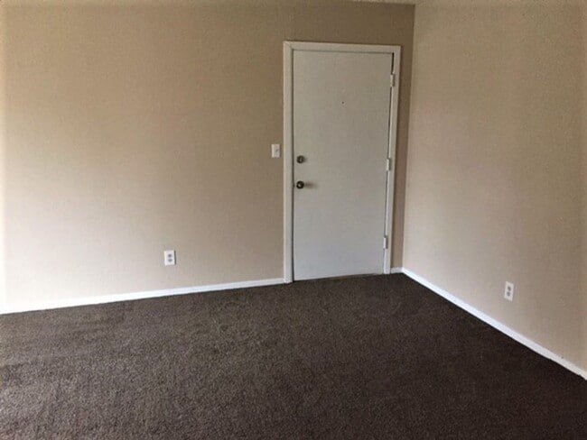 Photo - Oaks at Canterbury