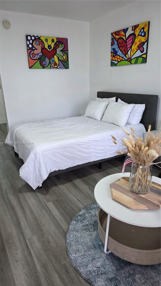 Building Photo - 761 Euclid Ave Unit 4