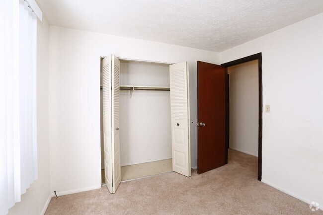 The Elm - Bedroom - Alcoma on the Green