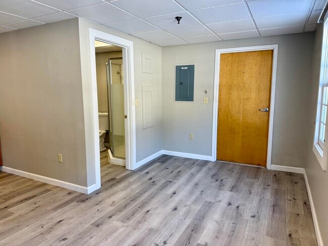 Photo - 4 Commerce St