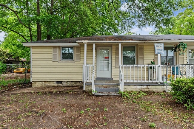 Building Photo - Comfortable 2BR / 1BA Home in Convenient North Charleston Location
