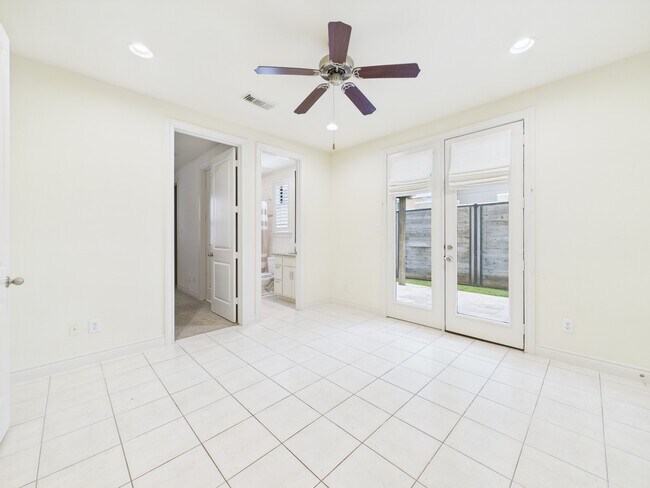 Photo - 11025 Sherwood Grv