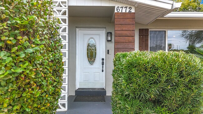 Photo - 6772-6113 113th St