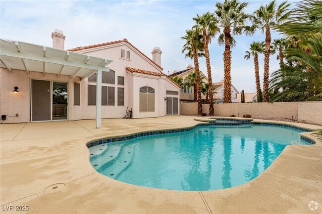 Building Photo - 2412 Shady Vista Dr Rental